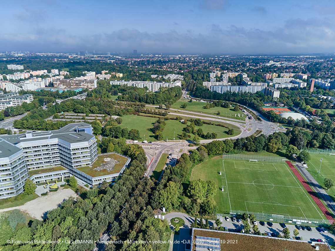 19.09.2021 - Rentenversicherung - SVN-Sportanlage, Sportanlage Perlach-Ost - Mittelschule Gerhard-Hauptmann-Ring in Neuperlach 